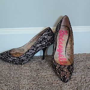 Betsey Johnson black lace fabric rhinestone pumps-7